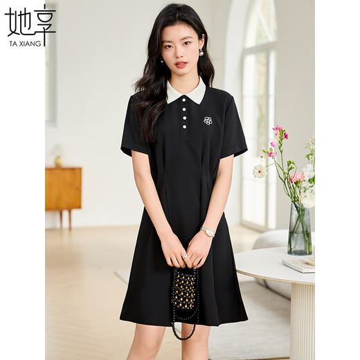 She enjoys a short-sleeved dress with a blouse collar and waist-hugging slimming design and versatile fashionable midi skirt T143Q1391