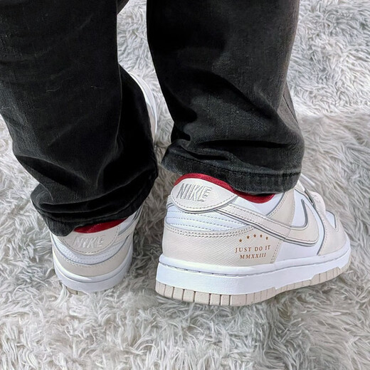 
Nike (NIKE) women's shoes 2025 summer Dunk Low low top retro board shoes sneakers casual shoes DH9765 DV1160-100 meters white and red metal buckle 35.5