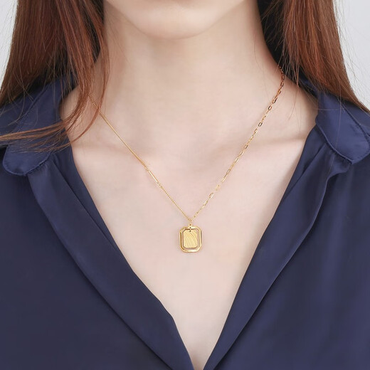 Zhou Shenengsg Schokoladenmarke 5G Gold Halskette Gin Gold Stick Anhänger mit Kettenmodell 93679n Preis 47 cm - 8,88 Gramm (einschließlich Arbeitskosten 1.050 Yuan)