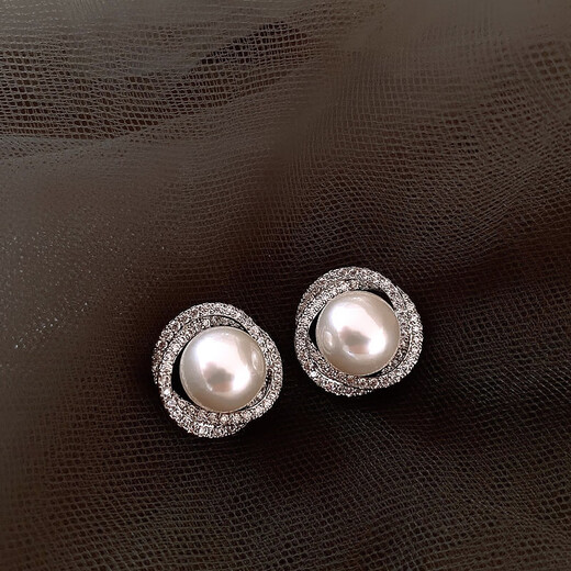 Sili Pearl Earrings No Piercing Earrings Super Flashy Painless Ear Clips No Piercing Elegant Style Light Luxurious High-end Earrings Gold Ear Clips