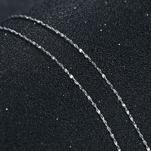 I love diamond network PT950 platinum necklace women's fashion platinum baby's breath clavicle chain special price 2.8-2.9g