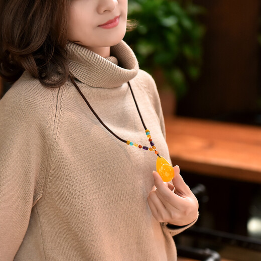 OUCERNY Beeswax Pendant Natural Baltic Gold Twist Honey Water Drops Chicken Oil Yellow Pendant Sweater Chain Chinese Valentine's Day Gift This model is randomly about 6g and will be shipped on a selected basis. This is the only natural orphan product.