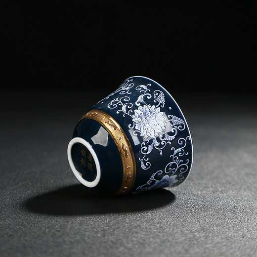 Beautiful and high-quality silver tea cup liner sterling silver tea set 999 silver cup tea cup handmade kung fu ceramic gilt silver master cup gift gilt silver-Danxiang floating anti-mouth tea cup 55ml