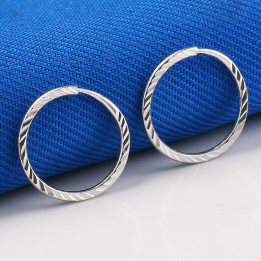 Qianying Jewelry Platinum Earrings Pt950 Platinum Earrings Men's and Women's Earrings Earrings Earrings Small Circles Small Circles Patterned Flowers Gypsophila. Single Price One Piece. Weight Approximately 0.46-0.7g