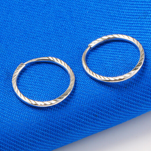 Qianying Jewelry Platinum Earrings Pt950 Platinum Earrings Men's and Women's Earrings Earrings Earrings Small Circles Small Circles Patterned Flowers Gypsophila. Single Price One Piece. Weight Approximately 0.46-0.7g