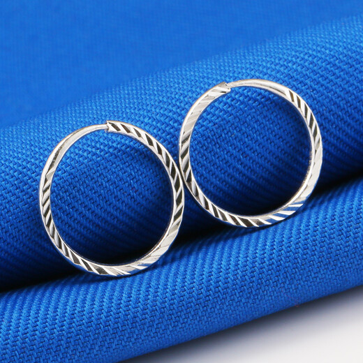 Qianying Jewelry Platinum Earrings Pt950 Platinum Earrings Men's and Women's Earrings Earrings Earrings Small Circles Small Circles Patterned Flowers Gypsophila. Single Price One Piece. Weight Approximately 0.46-0.7g