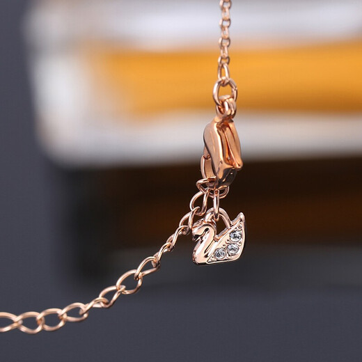 SWAROVSKI Swarovski necklace classic swan crystal clavicle sweater chain Birthday Chinese Valentine's Day gift for girlfriend Large black swan 5204134