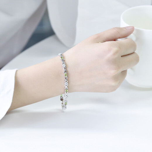 GEM STONE KING 4 carat green peridot bracelet for women 925 silver colored gemstone bracelet as a Women's Day gift for wife 925 silver plated platinum