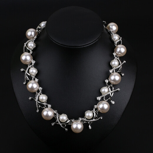 European and American exaggerated jewelry short decorative necklace sweater chain Korean fashion necklace clavicle chain women's accessories chain gift palace gem set