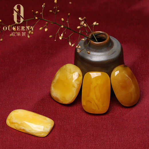 OUCERNY Beeswax Pendant Natural Baltic Gold Twist Honey Water Drops Chicken Oil Yellow Pendant Sweater Chain Chinese Valentine's Day Gift This model is randomly about 6g and will be shipped on a selected basis. This is the only natural orphan product.