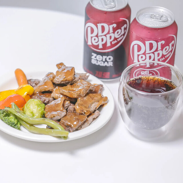 Dr. Pepper Dr. Pepper imported from South Korea Dr. Pepper soda DR PEPPER original cola type carbonated drink 355ml made in South Korea Dr. Pepper Zero 24 cans