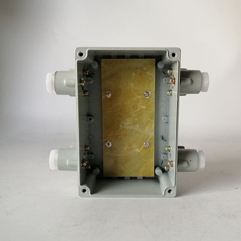 Explosion-proof junction box over-the-wire box 200*135*100 increased safety distribution box junction box lighting switch box empty peak 4 points DN15 (about 20 mm) two in and two out