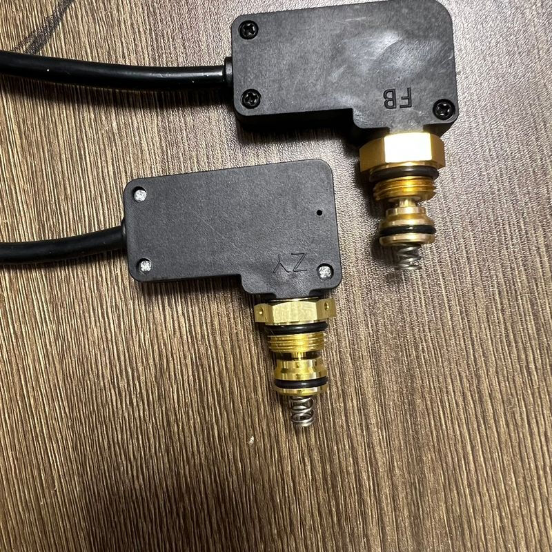 Install pump head accessories, shut down the gun, micro switch, high pressure car washing machine type water pump, fully automatic cleaning machine, assemble micro switch, manufacturer letter ZY