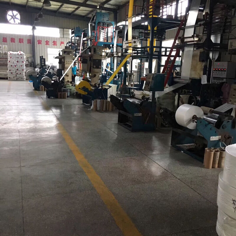 Sheng Gongman household fresh-keeping bag thickened new material roll bag food bag disposable hand tear bag large size 200 pieces affordable model 35*45