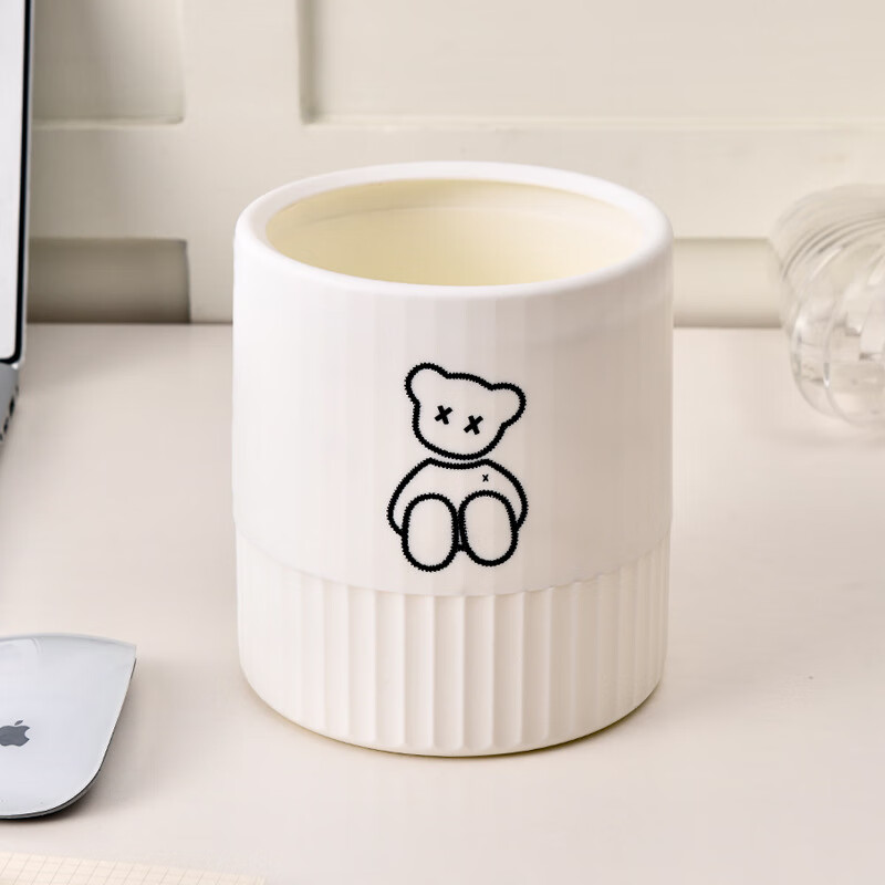 Fanxi Nordic Round Mini Coverless Desktop Trash Can Coffee Table Living Room Office Study Desk Children's Trash Can Ivory White Bear