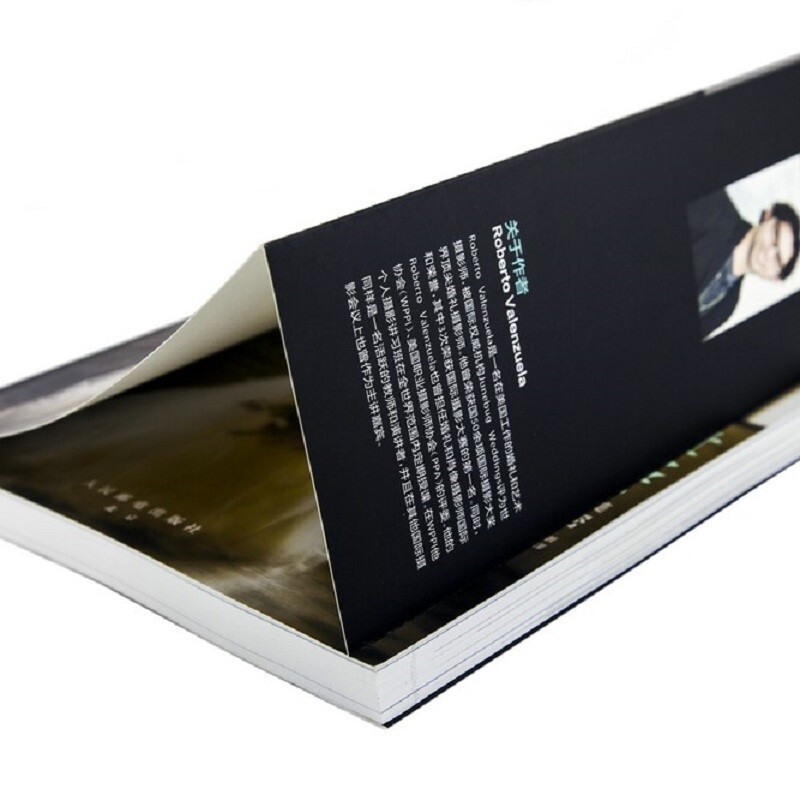 Capture unparalleled beauty. Decryption of perfect posing techniques for photographers and models. Practical guide to posing for photos. Portrait photography posing for various shooting themes. Produced by photographers.