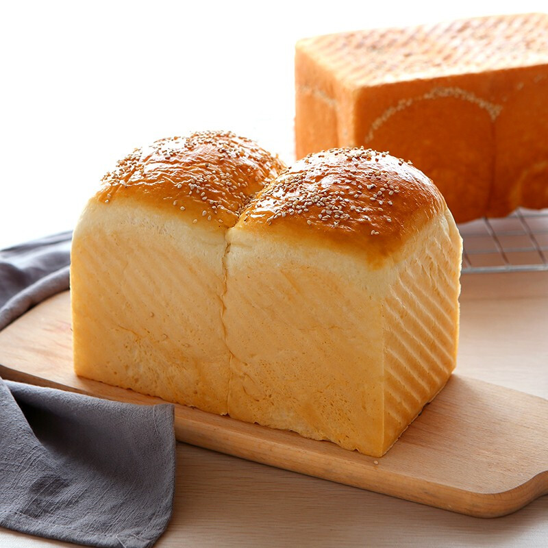 Xinliang Original Bread Flour 10kg High Gluten Flour Baking Ingredients Wheat Flour for Hand Shredded Bread Machine