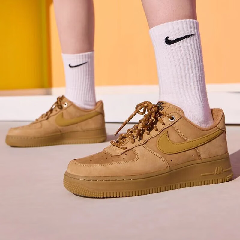 Nike NIKE Women's Air Force One AF1 New Year's Gift Sports Shoes FZ7372-200 Wheat Color 39