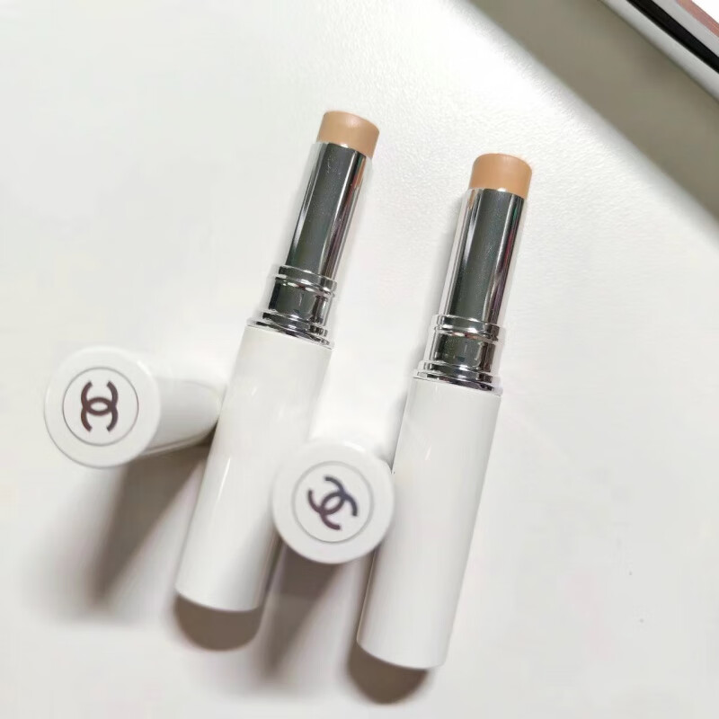Chanel Chanel New Pearl Radiance Concealer Concealer Stick Concealer Pen SPF40PA+++ B20