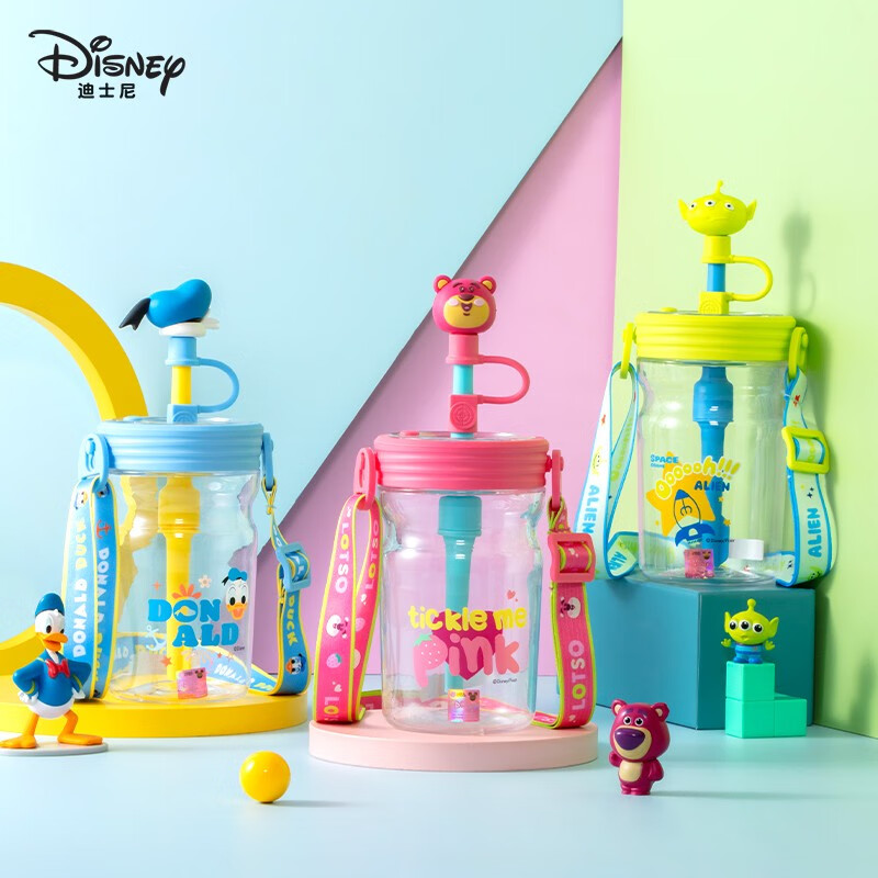 Disney children's water cup, direct drinking straw cup, high-looking doll learning drinking cup, removable and washable baby water cup with strap 670ml Strawberry Bear