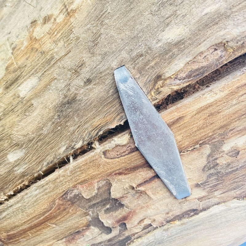 Vinoa fixed wood grab nails Martin carpentry u-shaped nails without punching double-headed nails to repair cracks with two pointed horse king nails horse nails (about 5.5 cm) 5 pcs