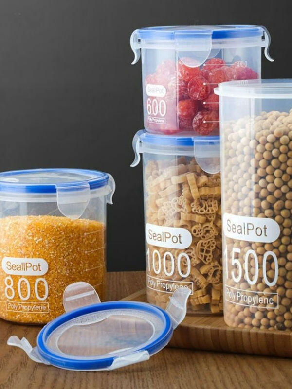 Grains sealed cans plastic food cans storage storage cans kitchen snack refrigerator storage box 1 pack small size 600ml