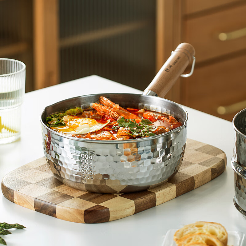 Kanda Japanese snow pan stainless steel small milk pot hot milk pot cooking noodles instant noodle pot baby infant food supplement pot imported soup pot snow pan (including glass lid + steaming grid) 20cm