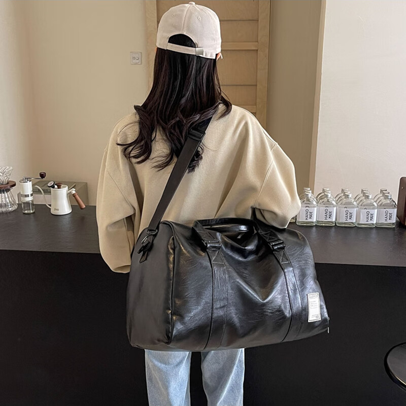 Shimmer Travel Bag Men's Large Capacity Sports Fitness Bag Women's Portable Luggage Bag Dry and Wet Separable Shoulder Messenger Bag Chinese Valentine's Day Gift Leather Travel Bag Black