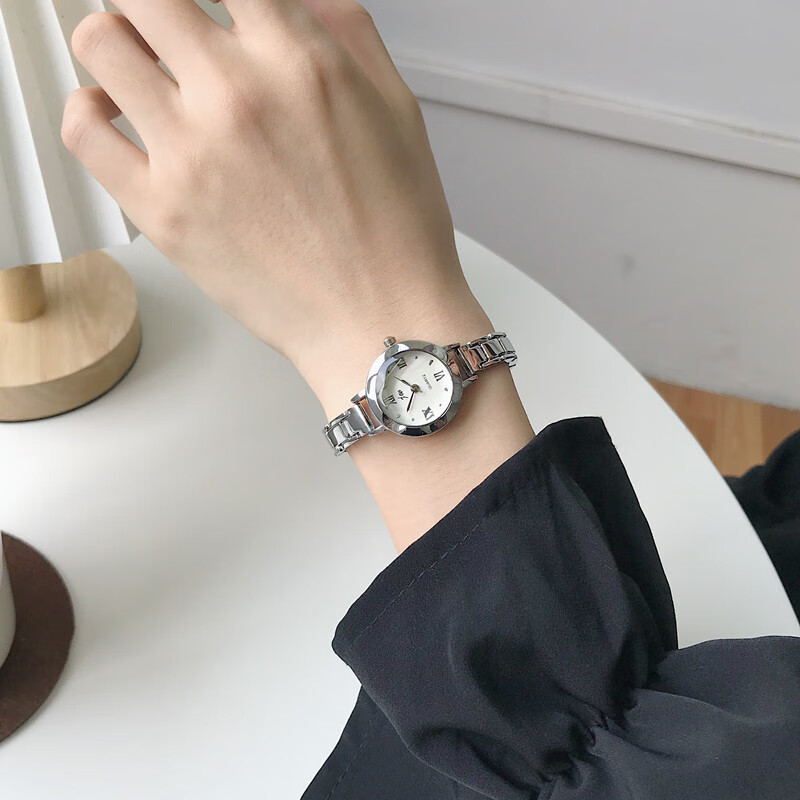 Shantou Lincun Mini Watch Women's Small and Exquisite Niche Design Bracelet Simple Temperament Student's New Thin Strap Quartz Watch Silver Strap Powder Plate (Flower Box + Spare Battery) Send Adjuster