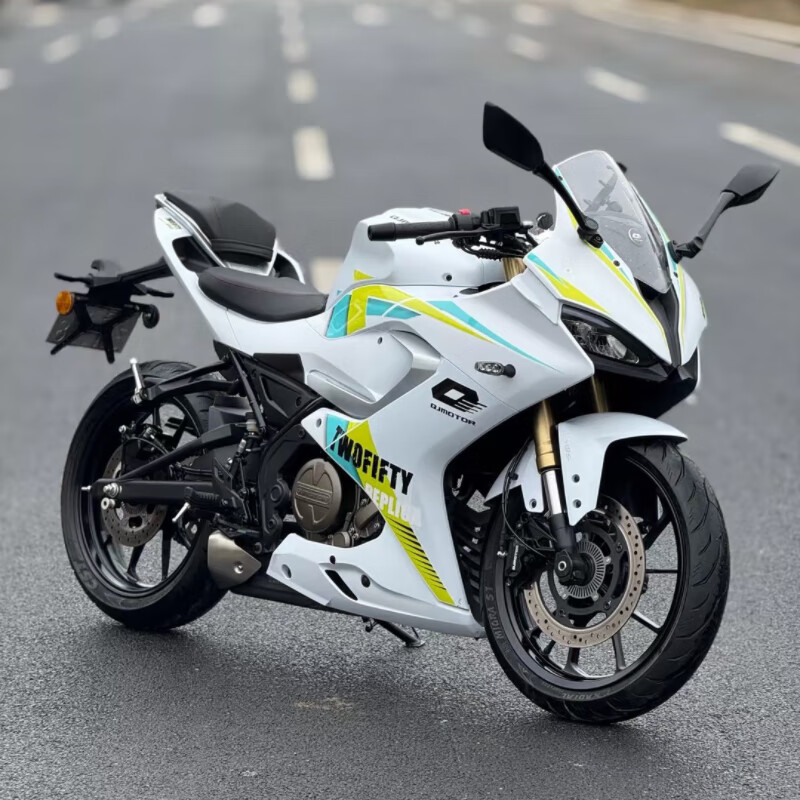 GISAEV second-hand Qianjiang QJ Sai 250 high-end version of motorcycle internet celebrity motorcycle strong version single rocker arm ABS fuel engine mini water-cooled white