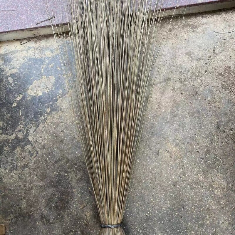 Splendens splendens big broom sweeping yard broom courtyard road cement road property sanitation worker cleaning sweeping broom round street broom (wooden pole)