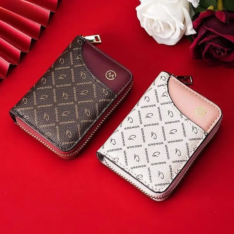 Scarecrow 2025 New Exquisite Card Bag for Women, Large Capacity Card Slots, Antimagnetic, Compact Wallet, Integrated Document Storage, Brown (18 Card Slots/2 Functional Slots), Anti-Theft Brush