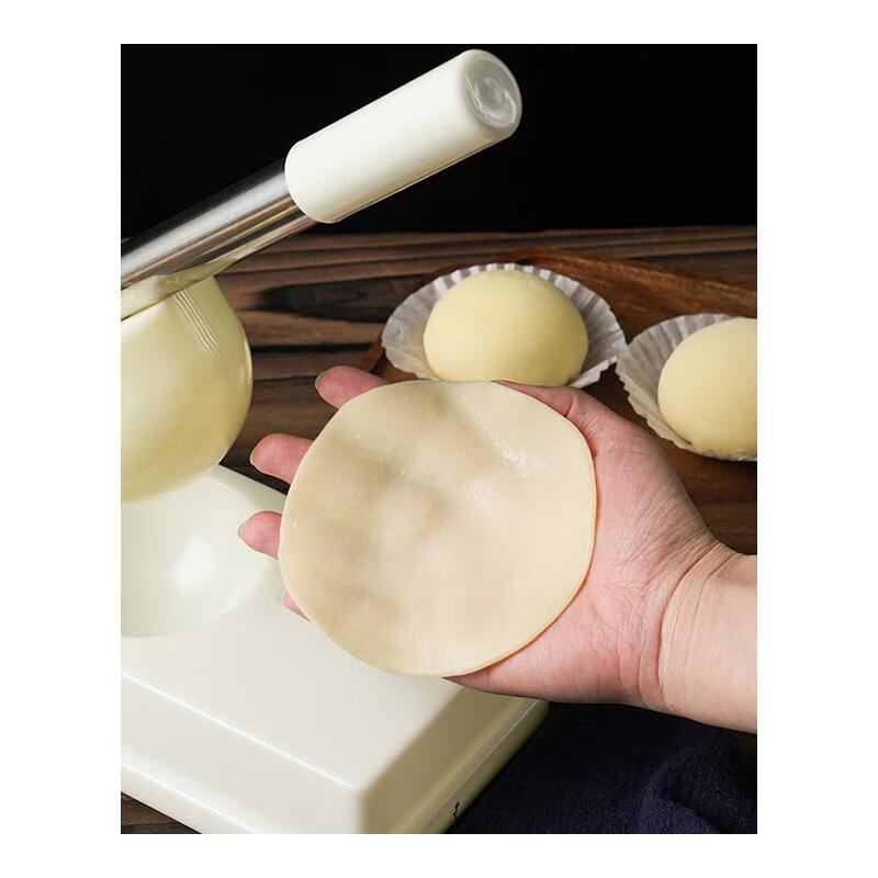 Jingsheng presses dumpling skins for household use to make dumplings, hand-made small-sized dumplings, and rushes to make new models of solid wood mold skin presses. None