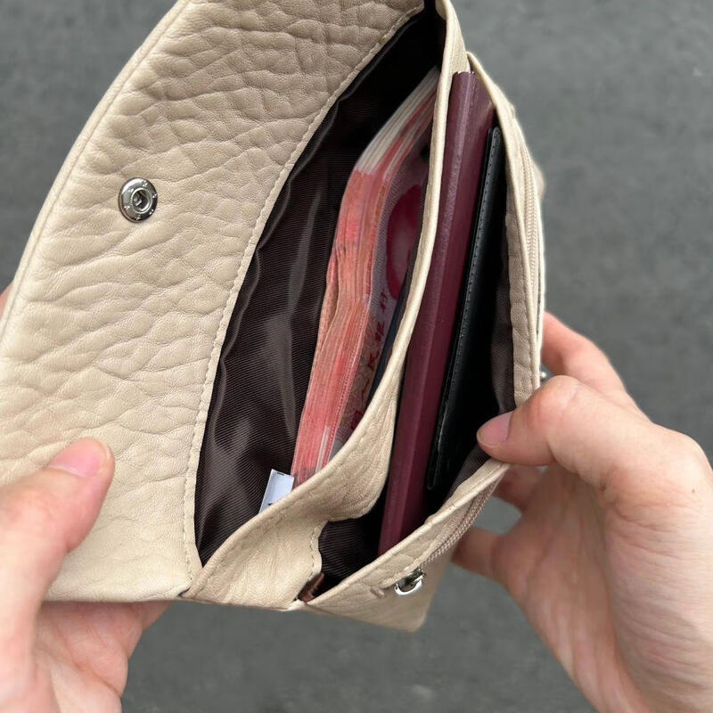 Scarecrow Internet Celebrity Long Wallet Women's 2025 New Embossed Two-in-One Clutch Korean Style Fashion Card Holder Wallet Apricot