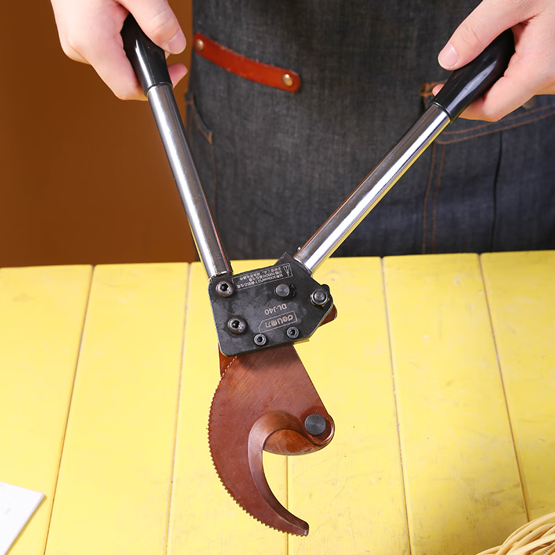 Deli professional grade ratchet cable cutter large mouth cable scissors steel strand cutter gear type bolt cutter scissors ratchet cable cutter 40mm DL-J40