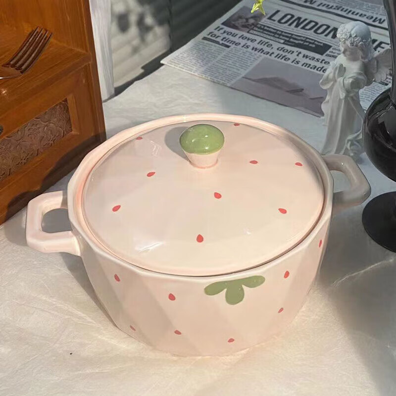 Cute strawberry ceramic double-eared soup bowl for home use large with lid underglaze color large-capacity instant noodle bowl girl large soup bowl Strawberry 10-inch double-eared large soup bowl + ceramic lid