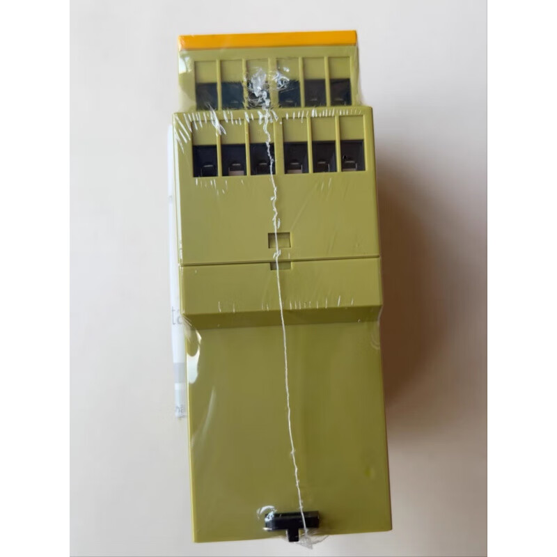 Pilz safety relay PNOZ X3 X4 X2.8P 774318 774310 777301 7747 750004