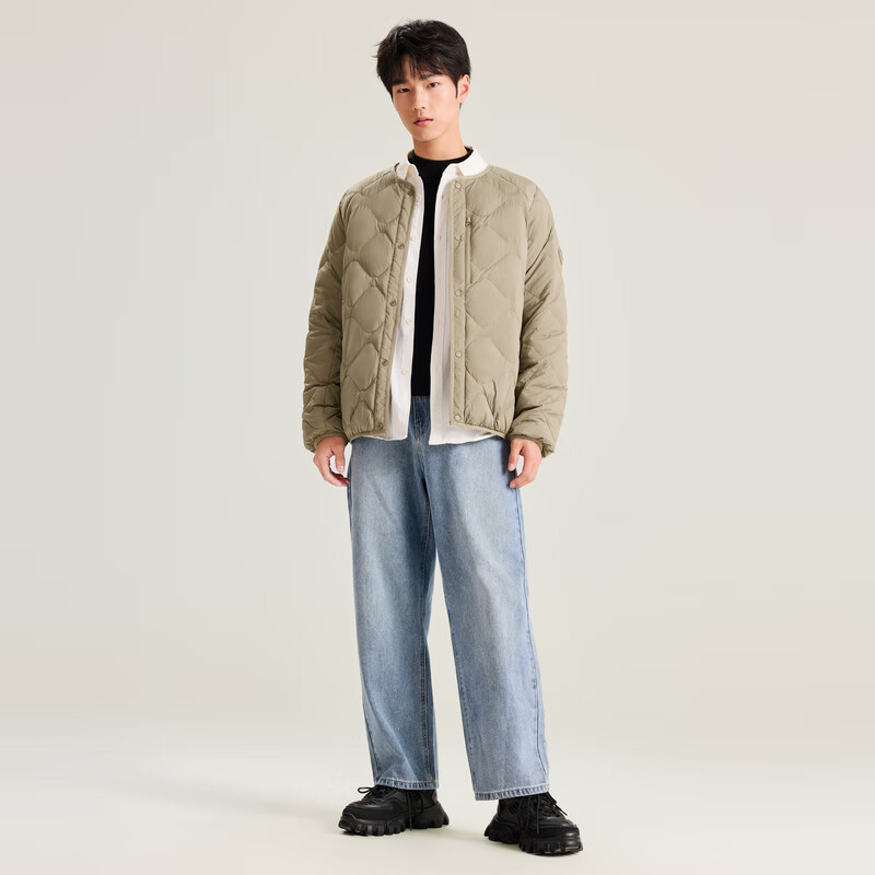 Flying in the Snow Autumn and Winter New Men's Lightweight Basic Down Jacket with Large Pocket Practical Round Neck Duck Down Basic Lightweight Down Jacket for Men