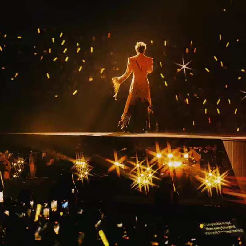 Zhengzhou Station New Year's Eve concert Wang Yuan concert tickets 2025 living room carnival New Year's Eve concert tickets invitation letter entry strong real-name electronic ticket is not a proxy for bidding or grabbing 2025-12-31 21 00 Zhengzhou Station 100 Please consult customer service to negotiate the price before bidding