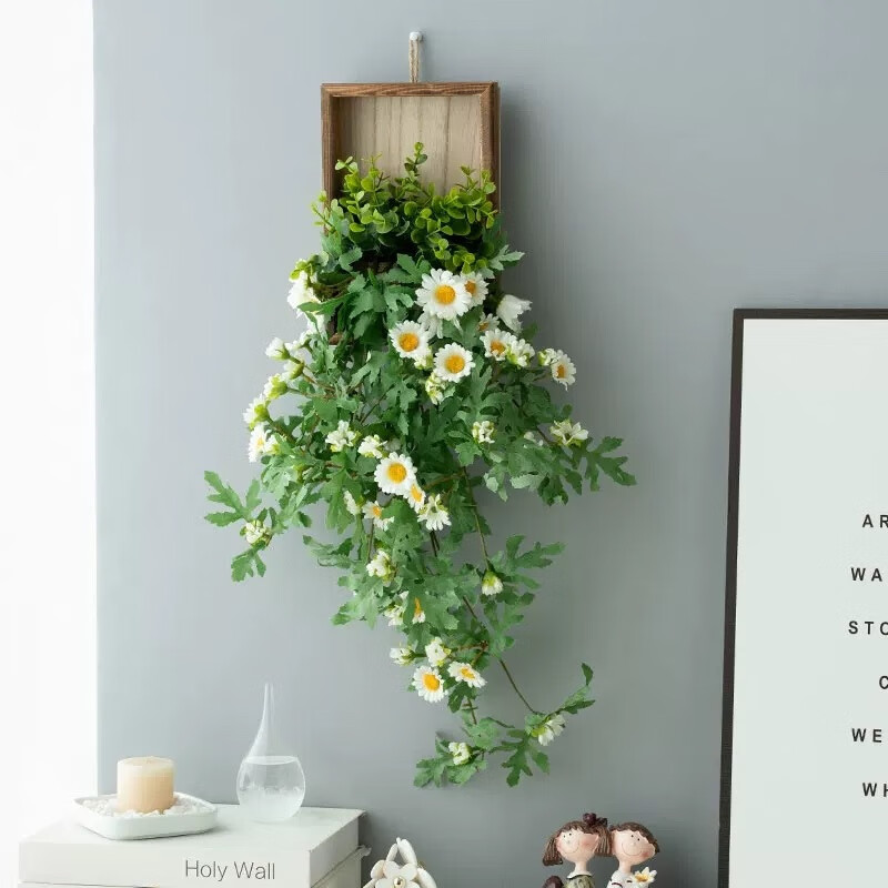 Shiniao ins style small daisy wall hanging artificial flower vines and vines wrapped around the wall to block the decoration of green plants and fake flower wall decorations. Daisy wall hanging belt with traceless nails, a complete set