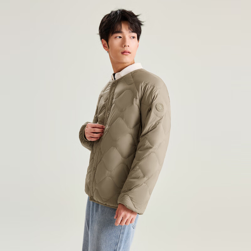 Flying in the Snow Autumn and Winter New Men's Lightweight Basic Down Jacket with Large Pocket Practical Round Neck Duck Down Basic Lightweight Down Jacket for Men