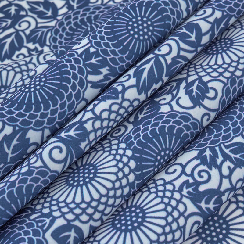 Retro light luxury style high-end tablecloth no-wash oil-proof and waterproof rectangular tablecloth coffee table tablecloth new style blue and white porcelain (black pendant style) 140*140cm (common to square tables and round tables)