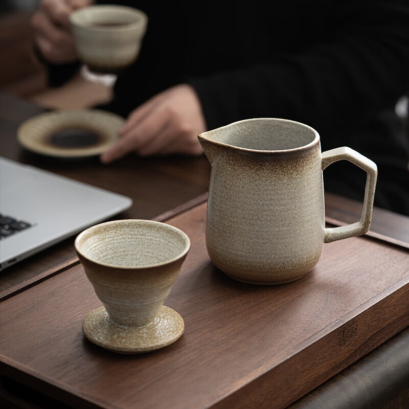 Japanese stoneware kiln-turned-ceramic American hand-brewed coffee pot set filter cup sharing pot home gift off-white sharing pot