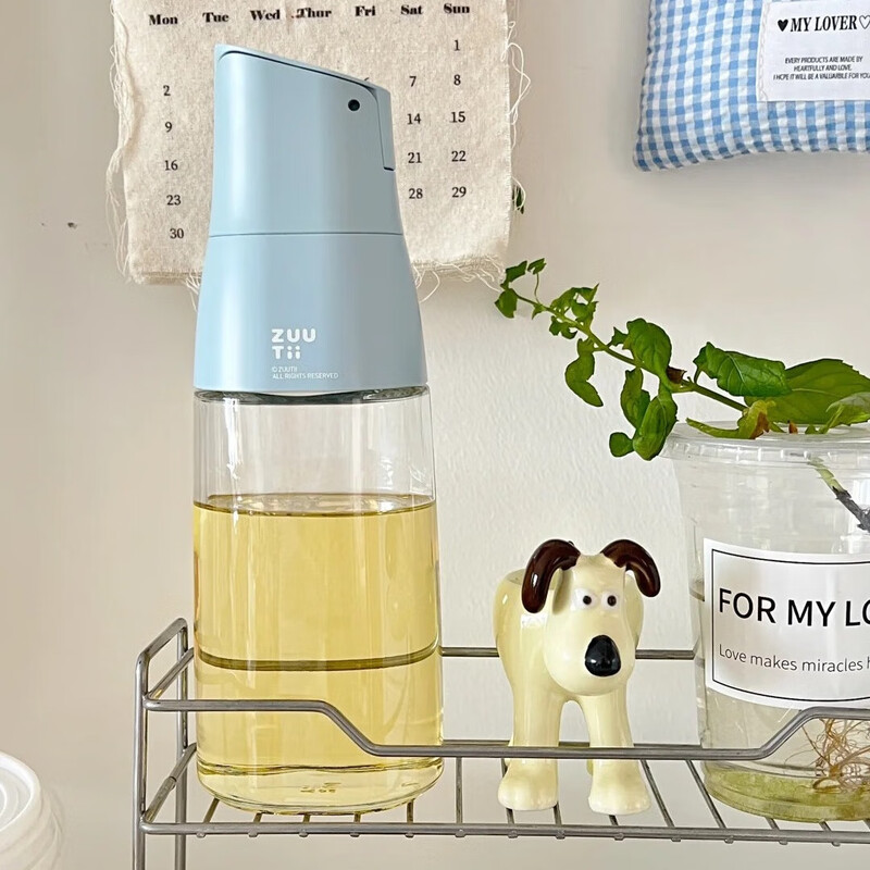 Zuutii Canada gravity oil bottle automatic opening and closing glass soy sauce vinegar seasoning bottle kitchen household gravity oil bottle storage tank new color - glacier blue gravity pouring oil bottle 500ml