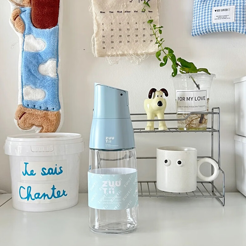 Zuutii Canada gravity oil bottle automatic opening and closing glass soy sauce vinegar seasoning bottle kitchen household gravity oil bottle storage tank new color - glacier blue gravity pouring oil bottle 500ml