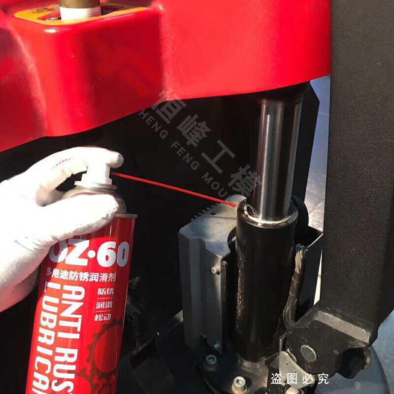 Silver crystal multi-purpose anti-rust lubricant OZ-60 metal mold anti-rust lubrication and rust removal oil spray 550ml 24 bottles per box