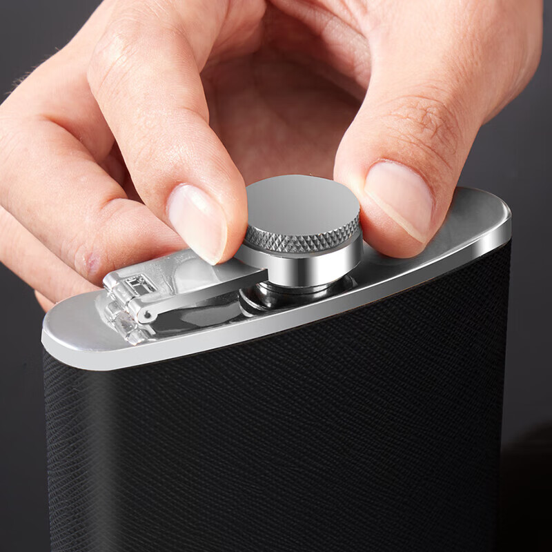 Baijie wine bottle 304 stainless steel portable leather wine bottle outdoor thickened white wine bottle flat wine bottle 170ml + funnel