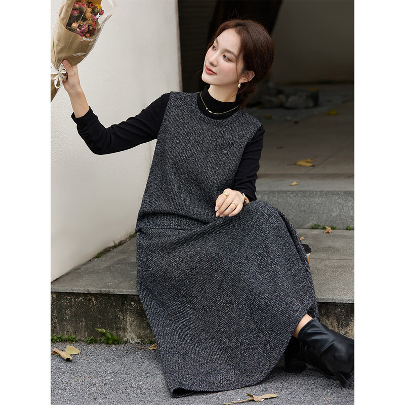 Fanximan old money style suit for women winter new style knitted round neck vest half length skirt two-piece set black gray M