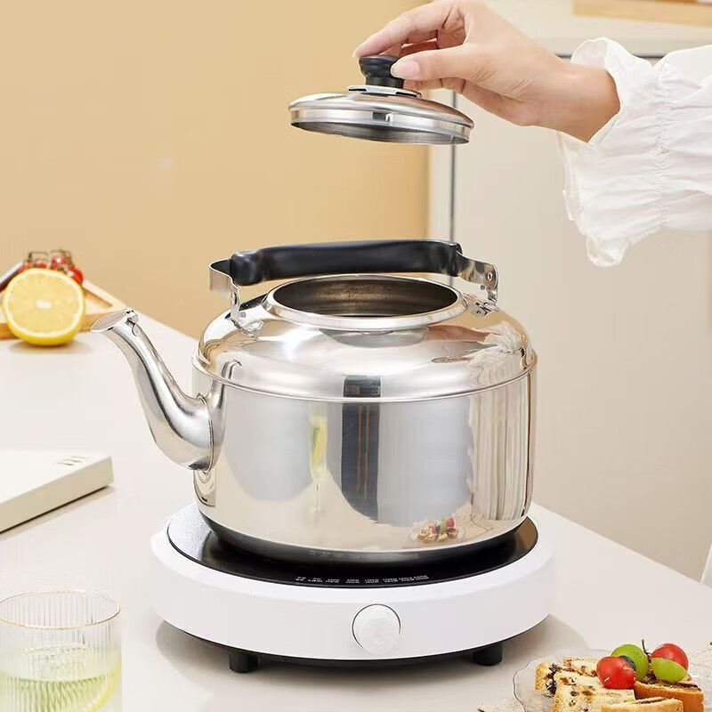 Stainless steel whistling kettle, whistling kettle, large capacity kettle, household gas induction cooker, coal-burning stove, general purpose, holds about 7.2 catties of water, comes with cleaning cloth + descaling agent 4L