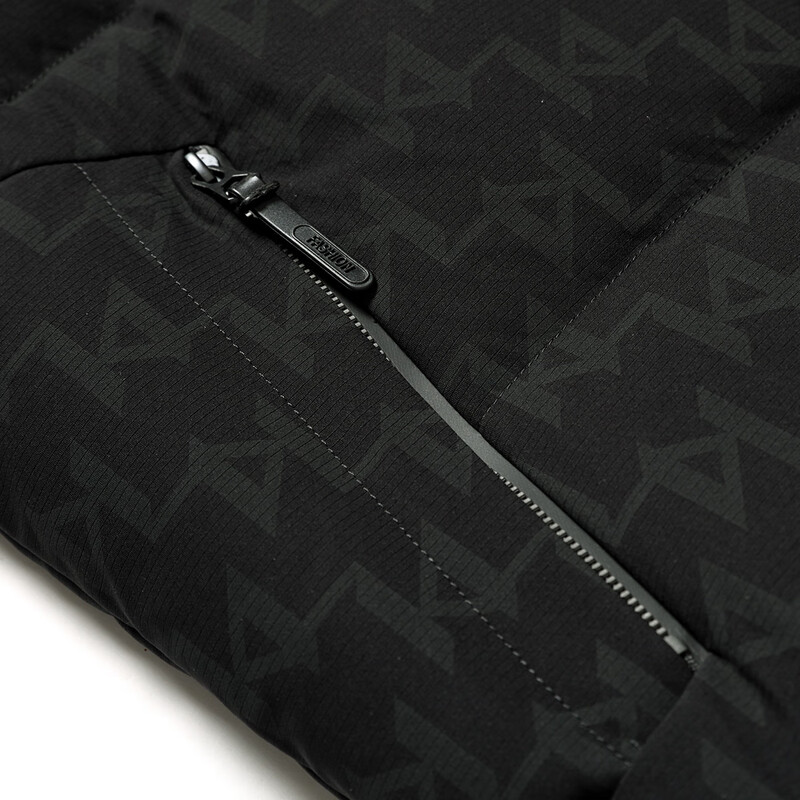 Flying in the Snow Down Jacket Men's Short Hooded Fashionable Color Block Printed 90 Fleece Thickened Warm Commuting Down Jacket